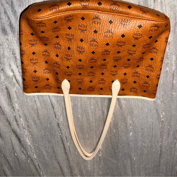 MCM Tote Bag - Picture 2 of 4